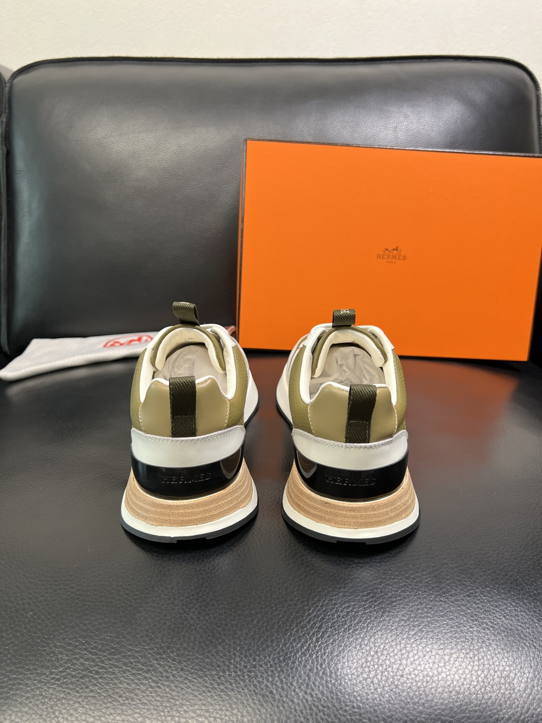 Hermes 顶级工艺品 爱马仕 专柜同步 原厂配置，意大利进口原版牛皮面料，高品质拼接工艺，全进口水染