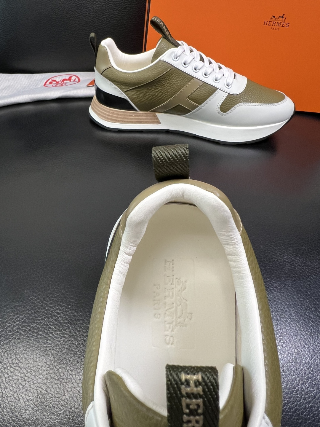 Hermes 顶级工艺品 爱马仕 专柜同步 原厂配置，意大利进口原版牛皮面料，高品质拼接工艺，全进口水染