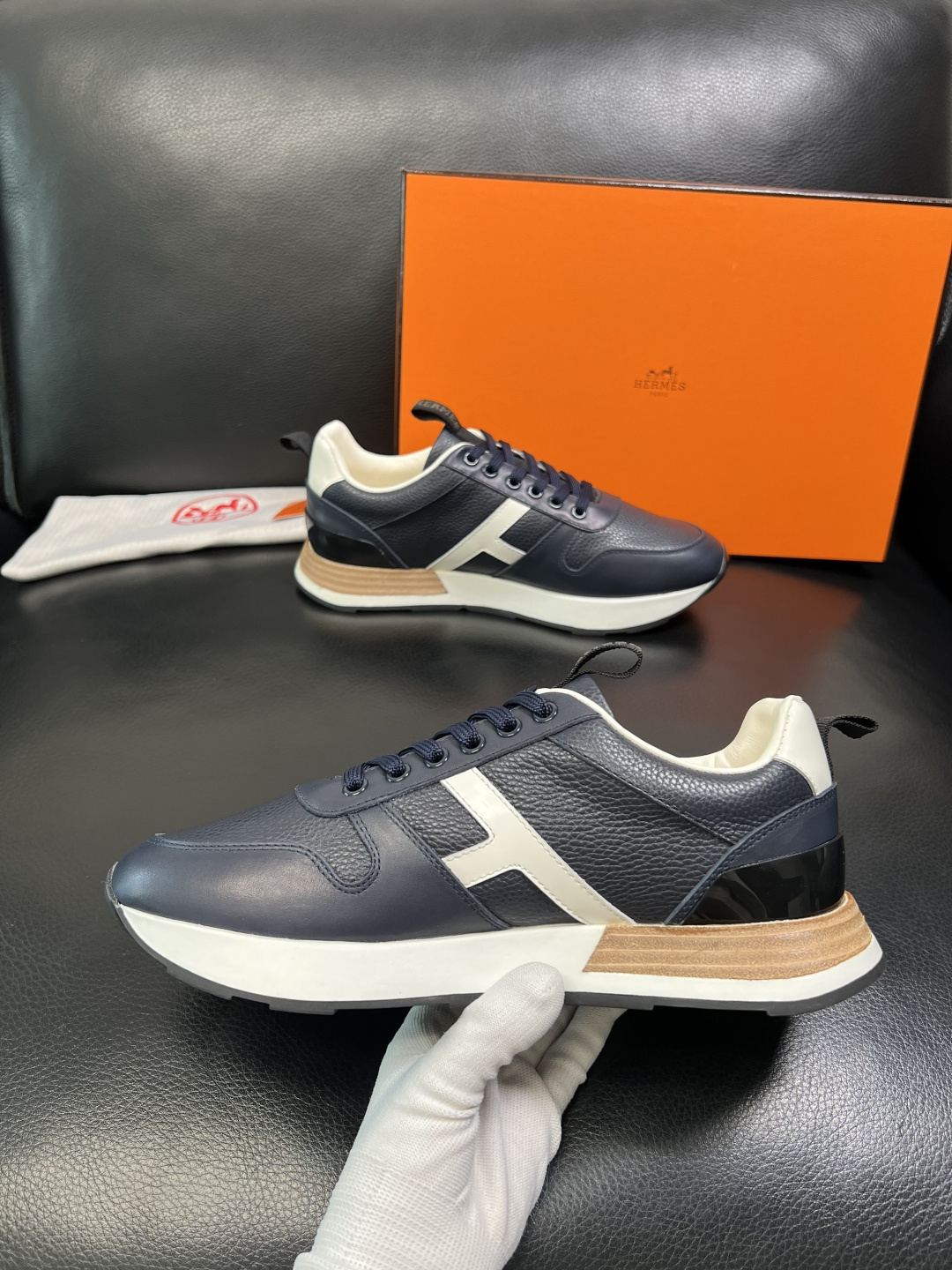 Hermes 顶级工艺品 爱马仕 专柜同步 原厂配置，意大利进口原版牛皮面料，高品质拼接工艺，全进口水染