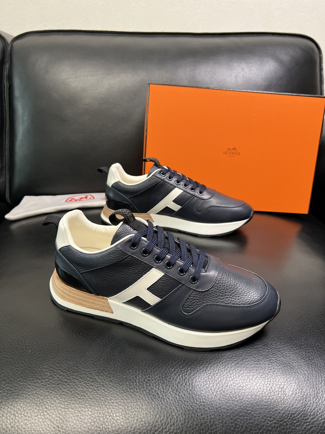 Hermes 顶级工艺品 爱马仕 专柜同步 原厂配置，意大利进口原版牛皮面料，高品质拼接工艺，全进口水染