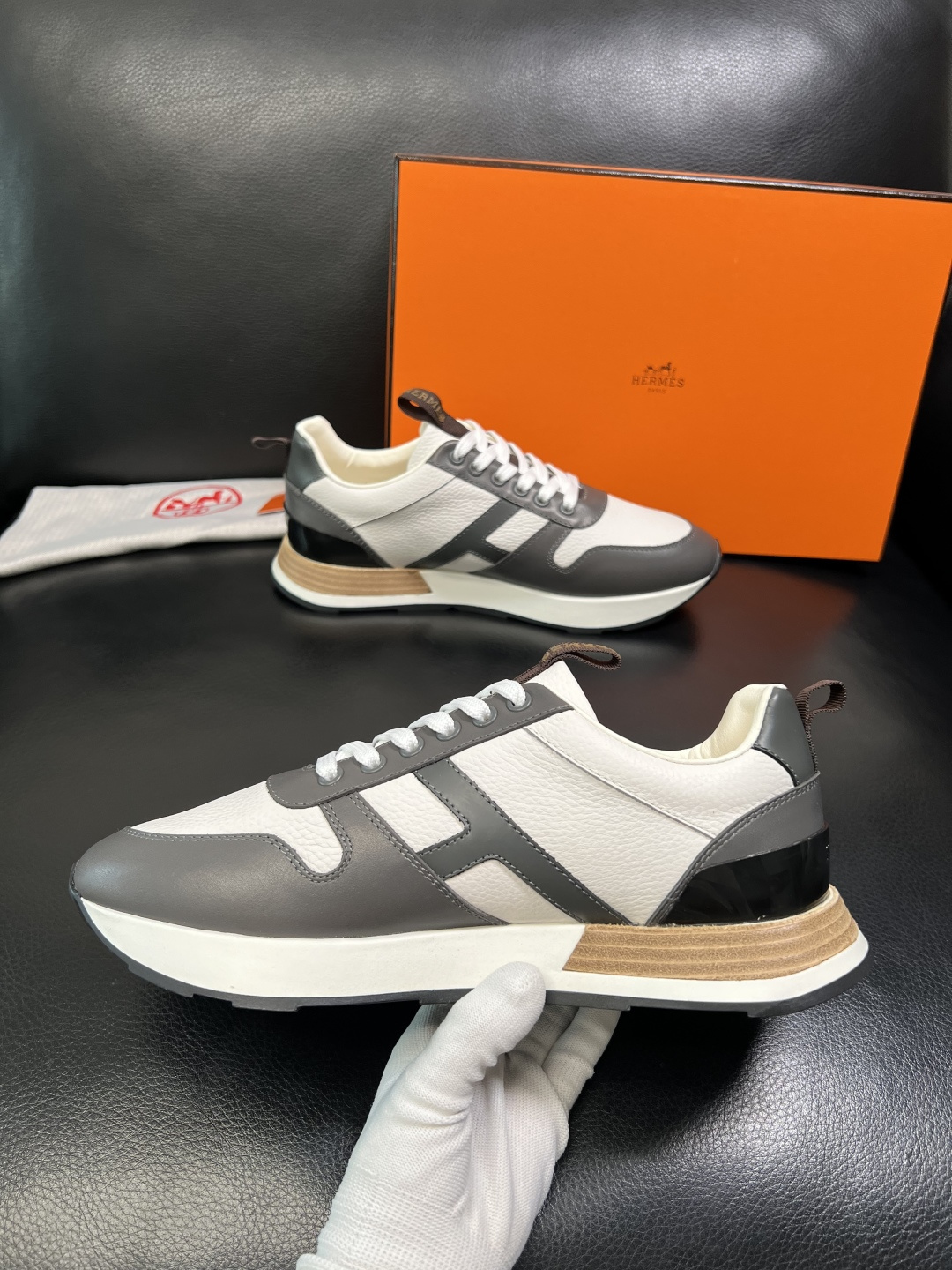 Hermes 顶级工艺品 爱马仕 专柜同步 原厂配置，意大利进口原版牛皮面料，高品质拼接工艺，全进口水染