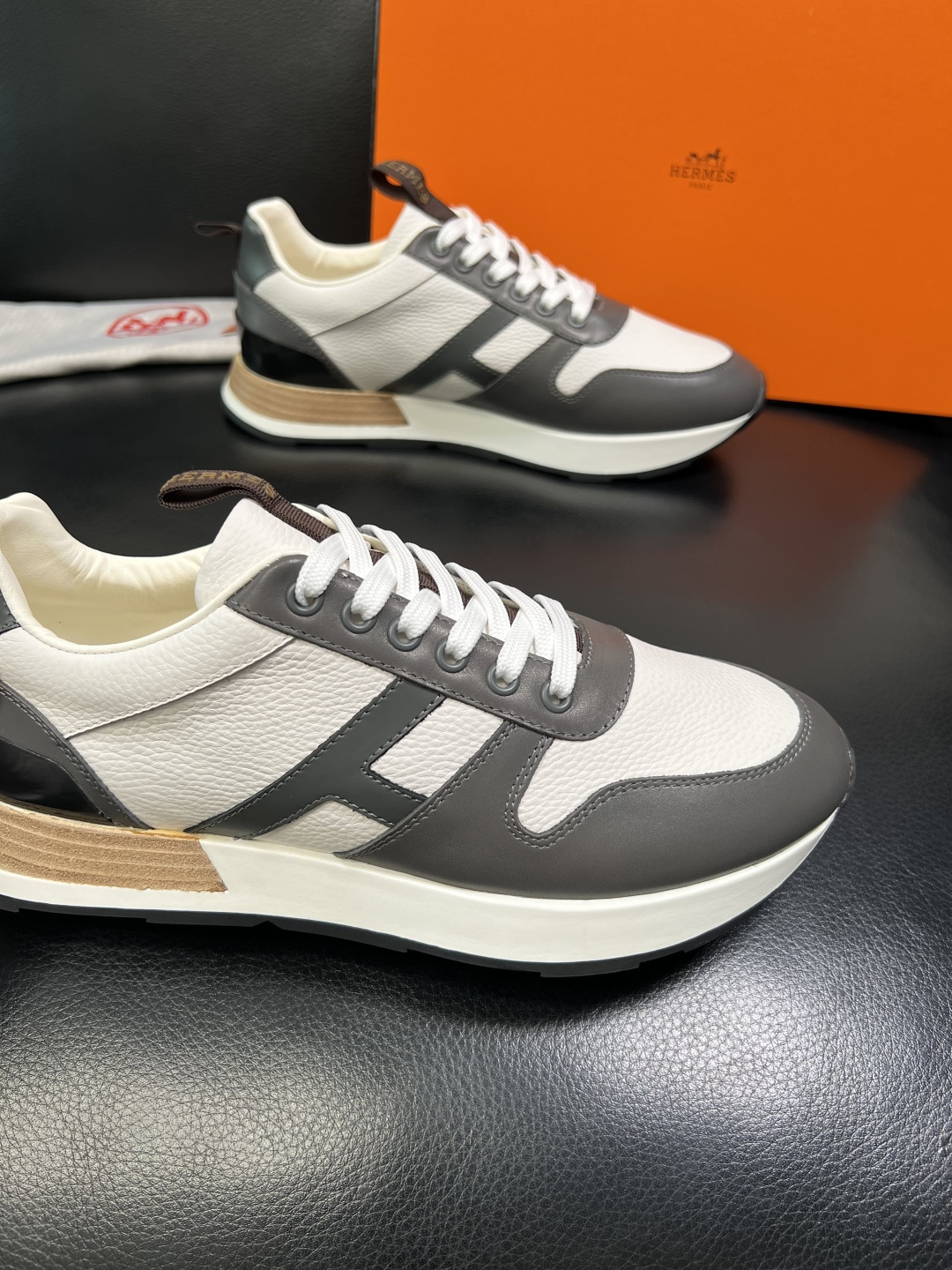 Hermes 顶级工艺品 爱马仕 专柜同步 原厂配置，意大利进口原版牛皮面料，高品质拼接工艺，全进口水染