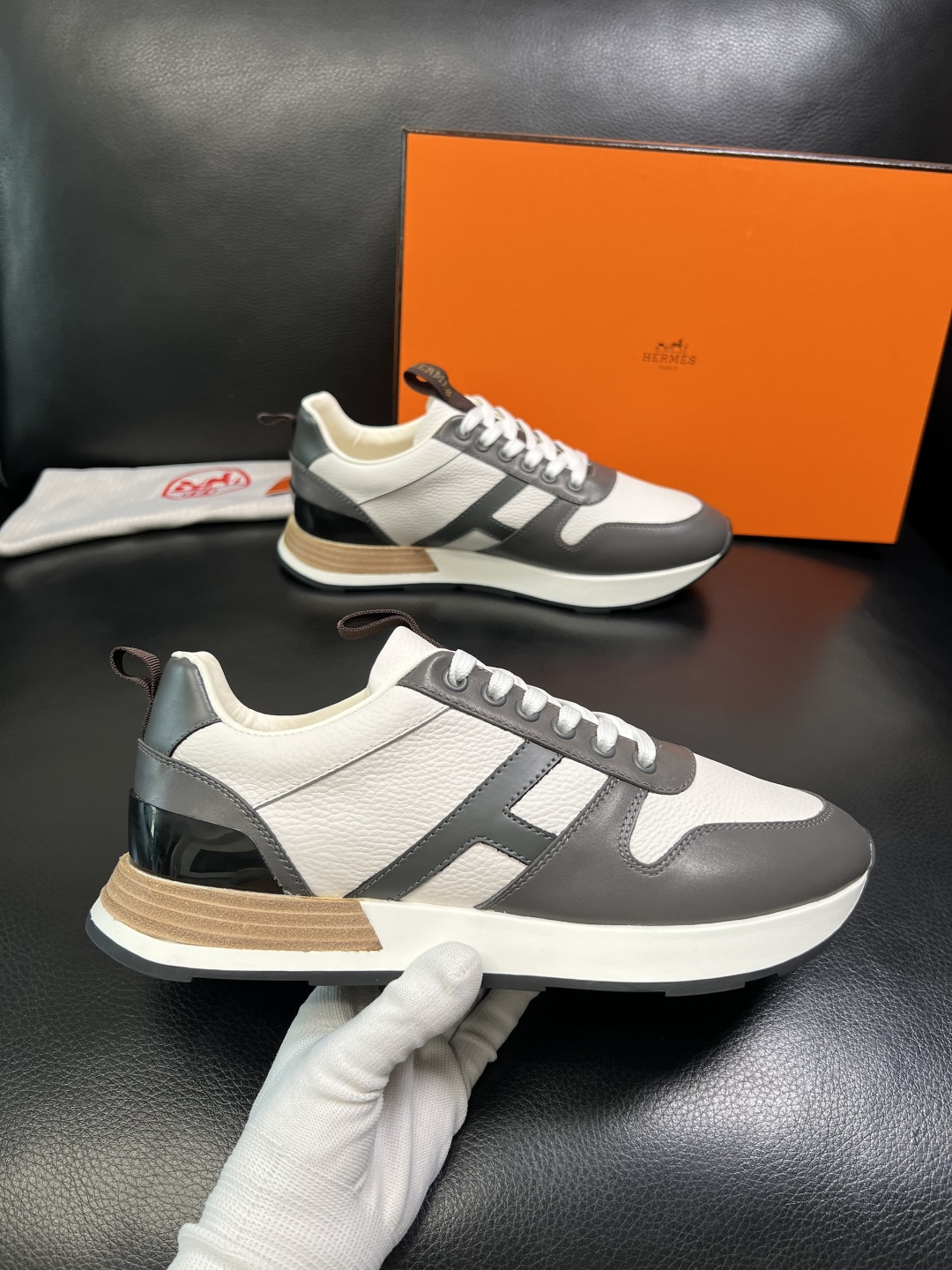 Hermes 顶级工艺品 爱马仕 专柜同步 原厂配置，意大利进口原版牛皮面料，高品质拼接工艺，全进口水染