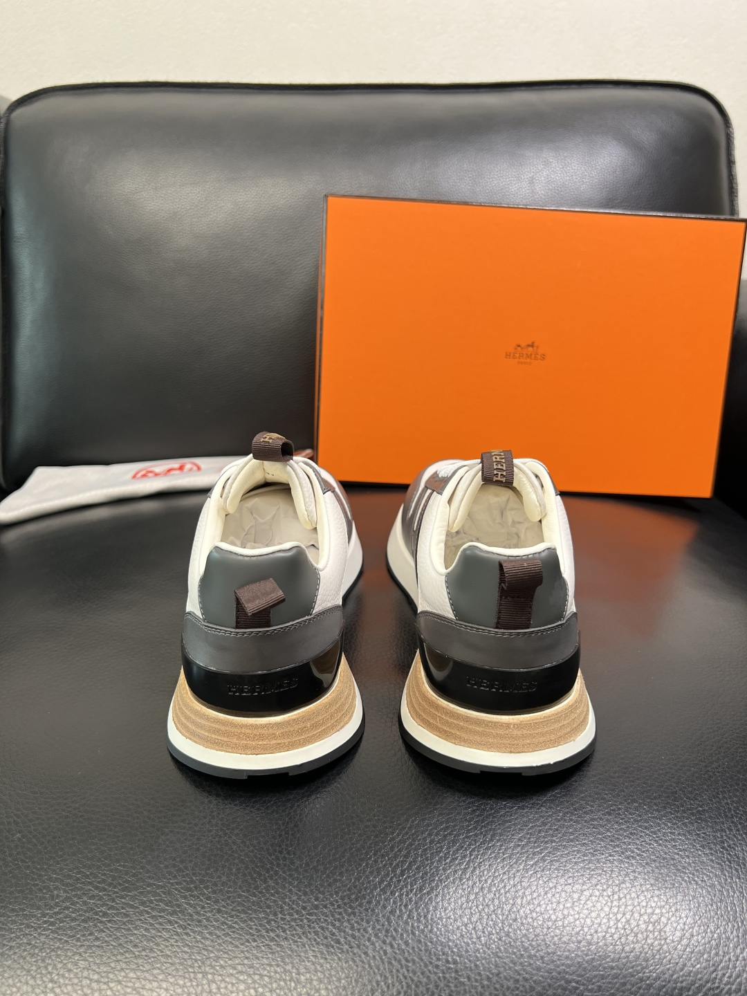 Hermes 顶级工艺品 爱马仕 专柜同步 原厂配置，意大利进口原版牛皮面料，高品质拼接工艺，全进口水染