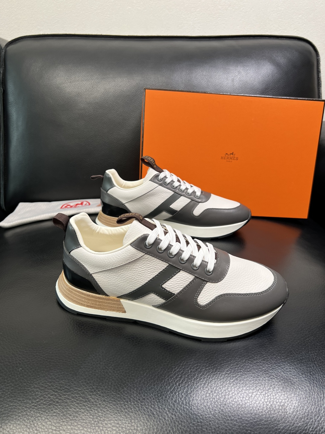 Hermes 顶级工艺品 爱马仕 专柜同步 原厂配置，意大利进口原版牛皮面料，高品质拼接工艺，全进口水染