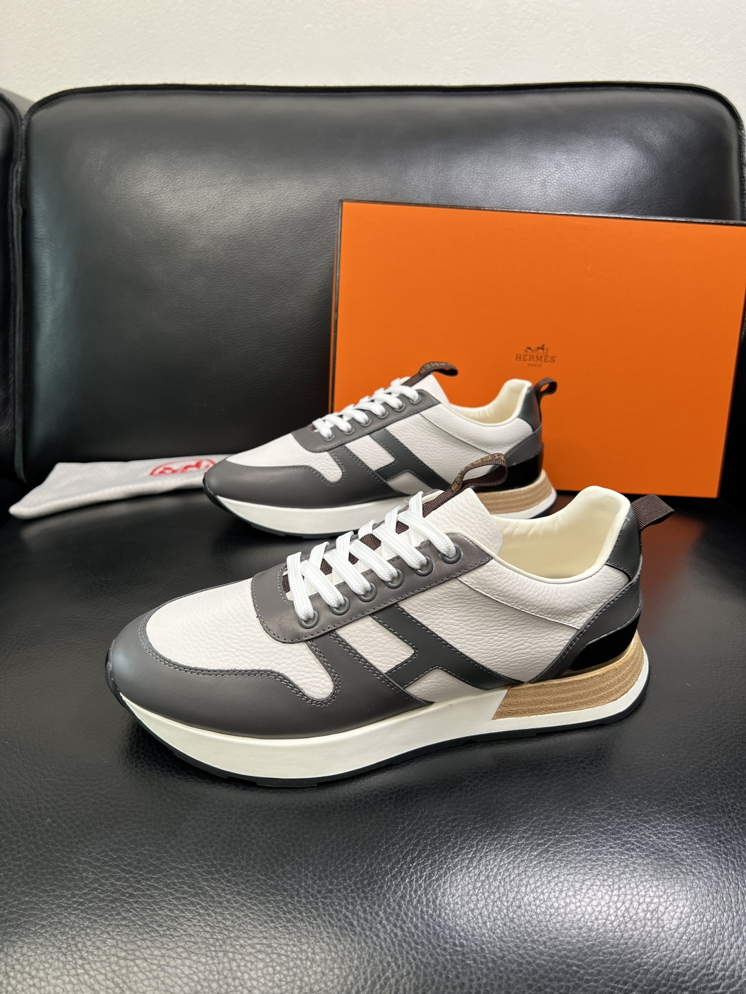 Hermes 顶级工艺品 爱马仕 专柜同步 原厂配置，意大利进口原版牛皮面料，高品质拼接工艺，全进口水染