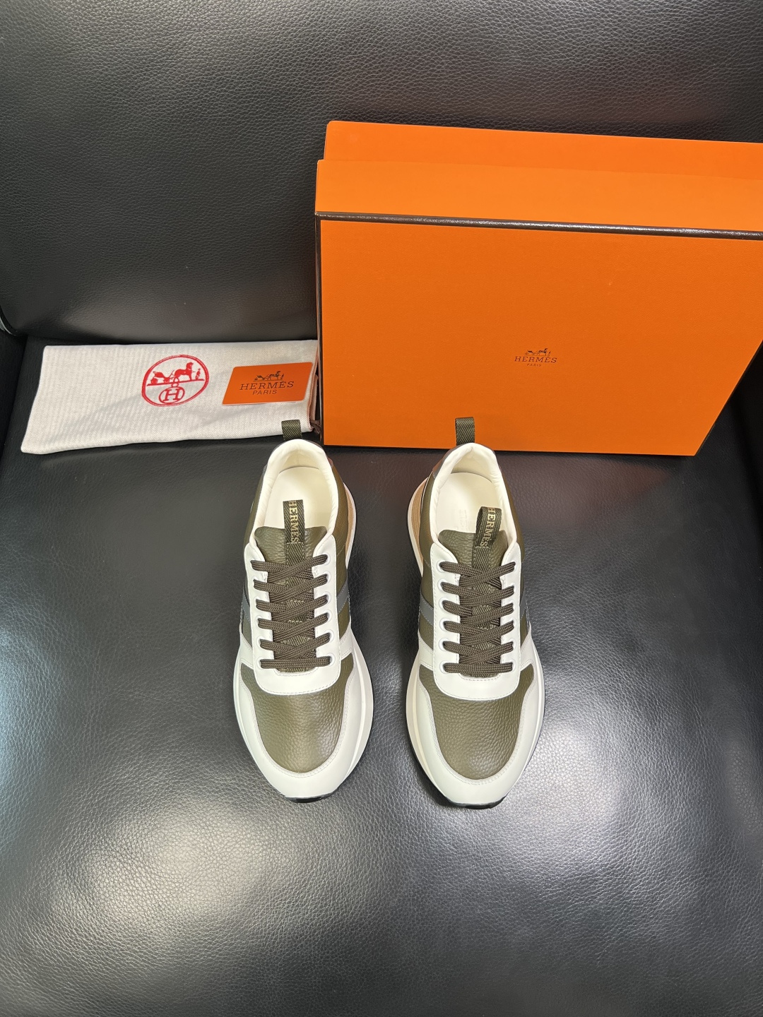 Hermes 顶级工艺品 爱马仕 专柜同步 原厂配置，意大利进口原版牛皮面料，高品质拼接工艺，全进口水染