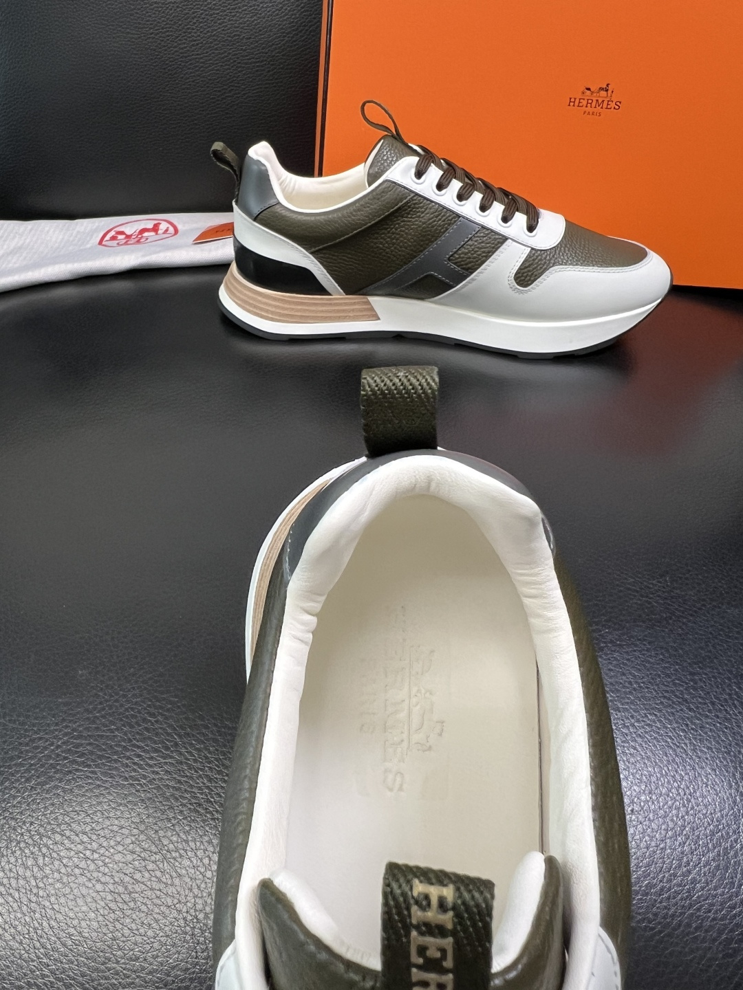 Hermes 顶级工艺品 爱马仕 专柜同步 原厂配置，意大利进口原版牛皮面料，高品质拼接工艺，全进口水染