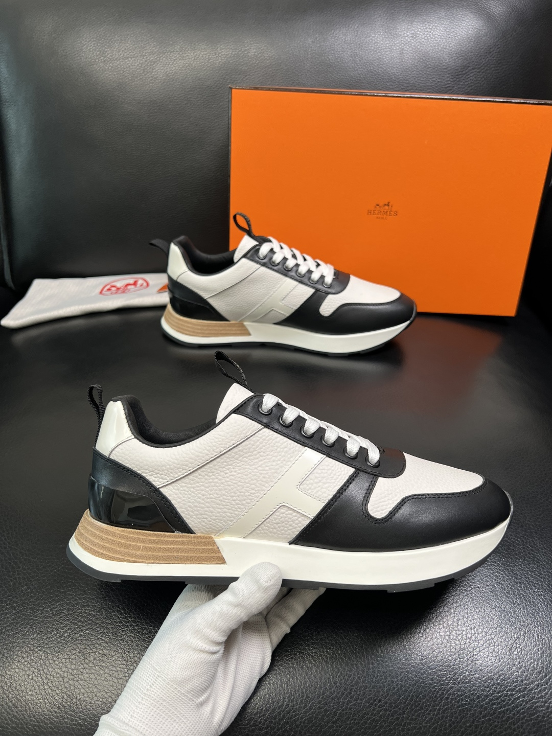 Hermes 顶级工艺品 爱马仕 专柜同步 原厂配置，意大利进口原版牛皮面料，高品质拼接工艺，全进口水染