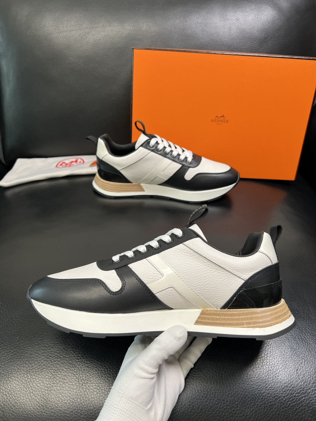 Hermes 顶级工艺品 爱马仕 专柜同步 原厂配置，意大利进口原版牛皮面料，高品质拼接工艺，全进口水染