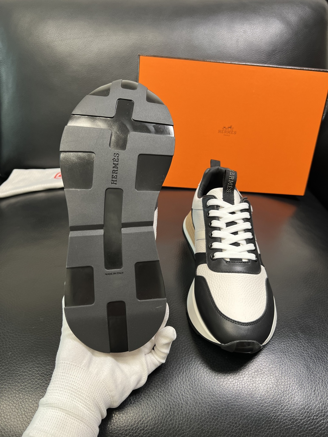 Hermes 顶级工艺品 爱马仕 专柜同步 原厂配置，意大利进口原版牛皮面料，高品质拼接工艺，全进口水染