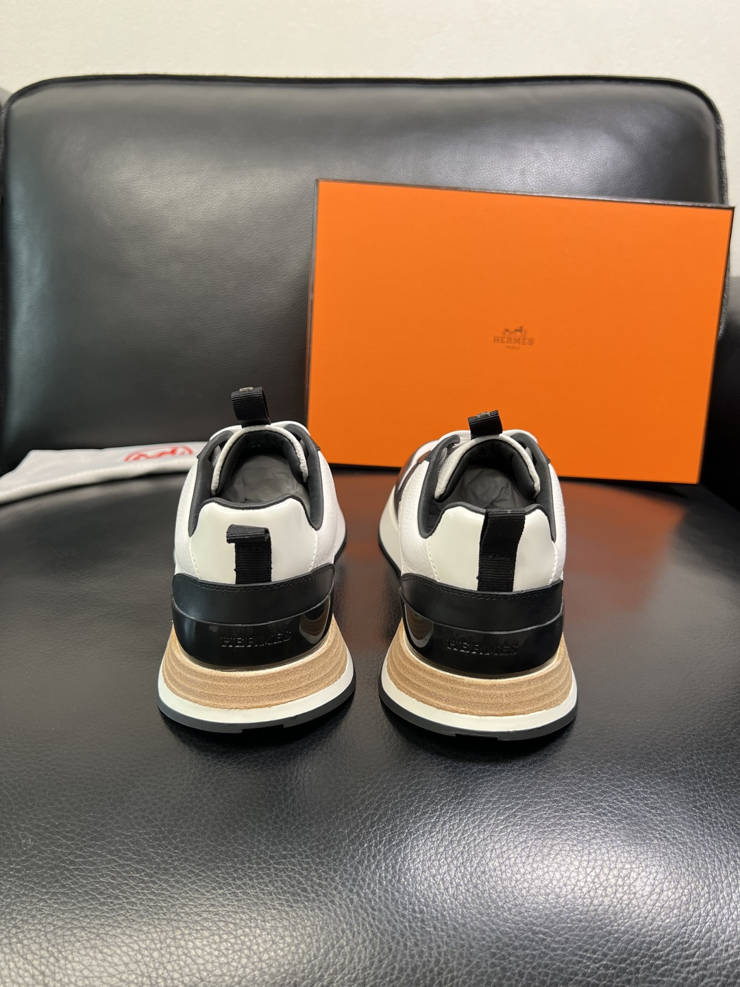 Hermes 顶级工艺品 爱马仕 专柜同步 原厂配置，意大利进口原版牛皮面料，高品质拼接工艺，全进口水染