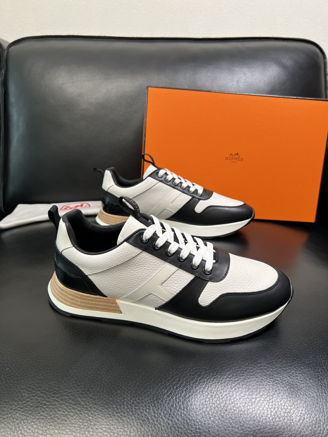 Hermes 顶级工艺品 爱马仕 专柜同步 原厂配置，意大利进口原版牛皮面料，高品质拼接工艺，全进口水染