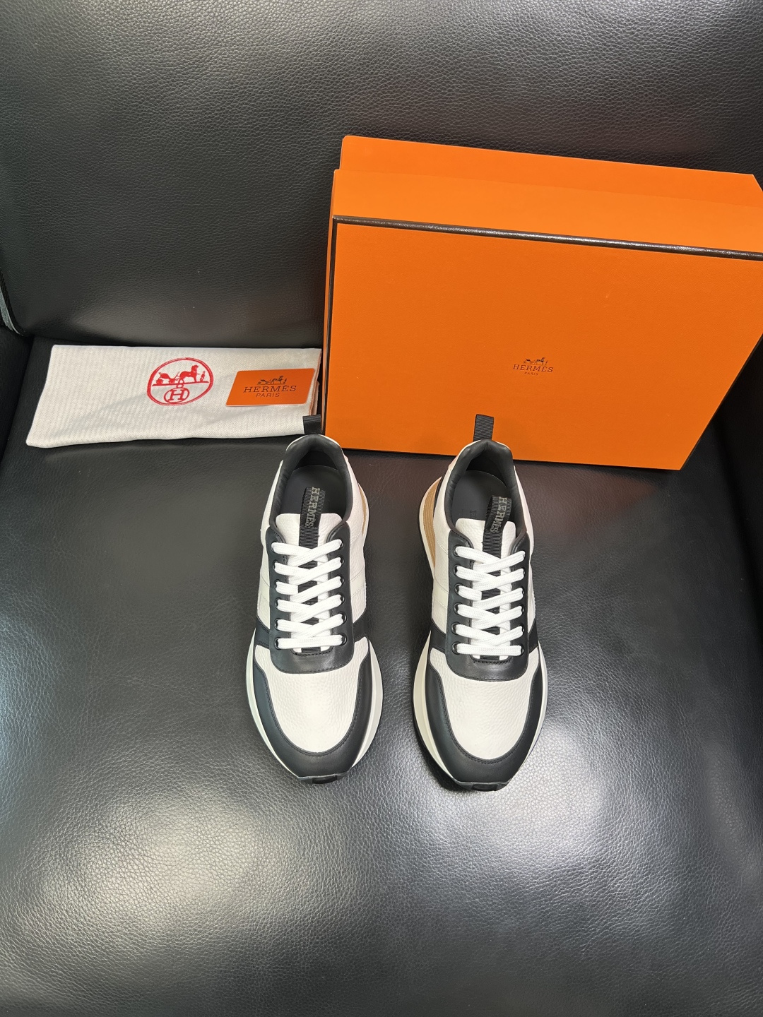 Hermes 顶级工艺品 爱马仕 专柜同步 原厂配置，意大利进口原版牛皮面料，高品质拼接工艺，全进口水染