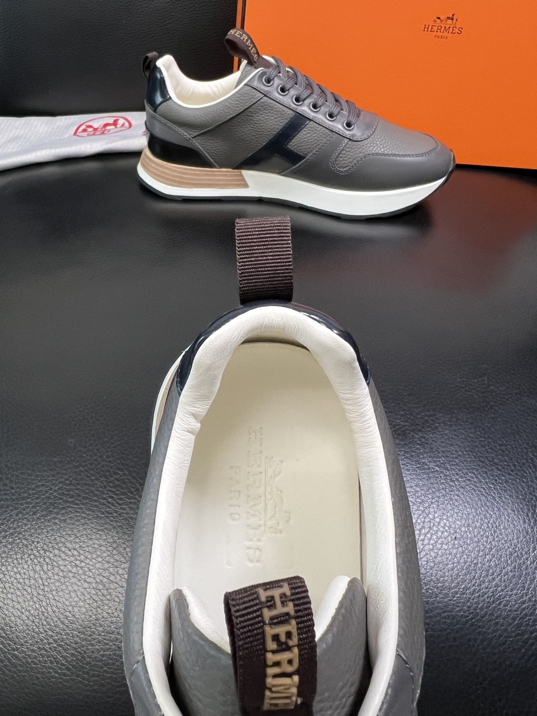 Hermes 顶级工艺品 爱马仕 专柜同步 原厂配置，意大利进口原版牛皮面料，高品质拼接工艺，全进口水染