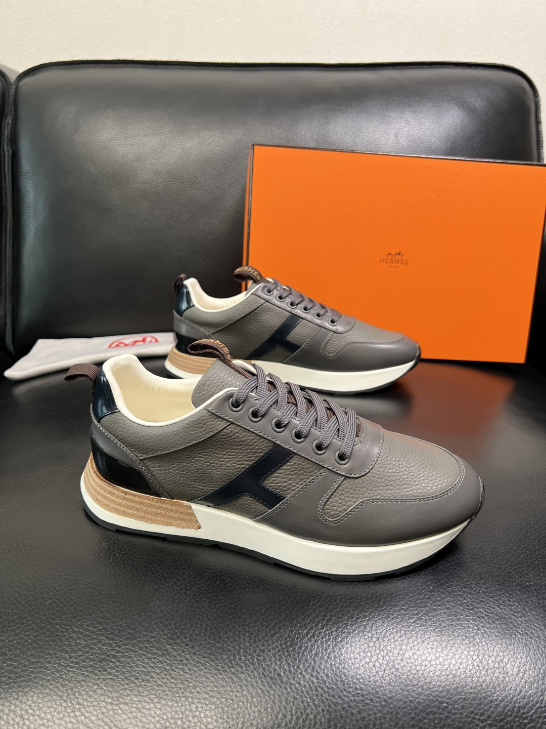 Hermes 顶级工艺品 爱马仕 专柜同步 原厂配置，意大利进口原版牛皮面料，高品质拼接工艺，全进口水染