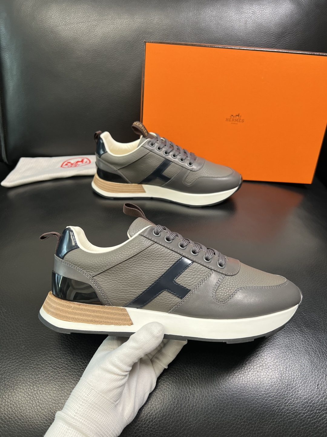 Hermes 顶级工艺品 爱马仕 专柜同步 原厂配置，意大利进口原版牛皮面料，高品质拼接工艺，全进口水染