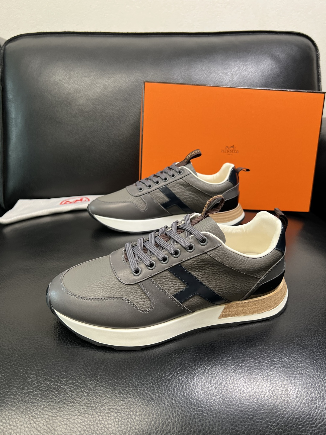 Hermes 顶级工艺品 爱马仕 专柜同步 原厂配置，意大利进口原版牛皮面料，高品质拼接工艺，全进口水染