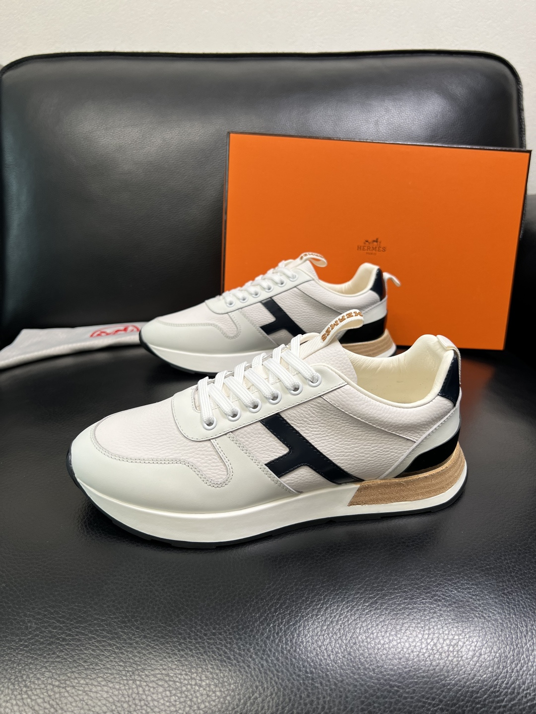 Hermes 顶级工艺品 爱马仕 专柜同步 原厂配置，意大利进口原版牛皮面料，高品质拼接工艺，全进口水染