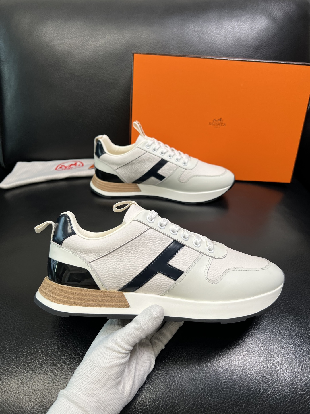 Hermes 顶级工艺品 爱马仕 专柜同步 原厂配置，意大利进口原版牛皮面料，高品质拼接工艺，全进口水染