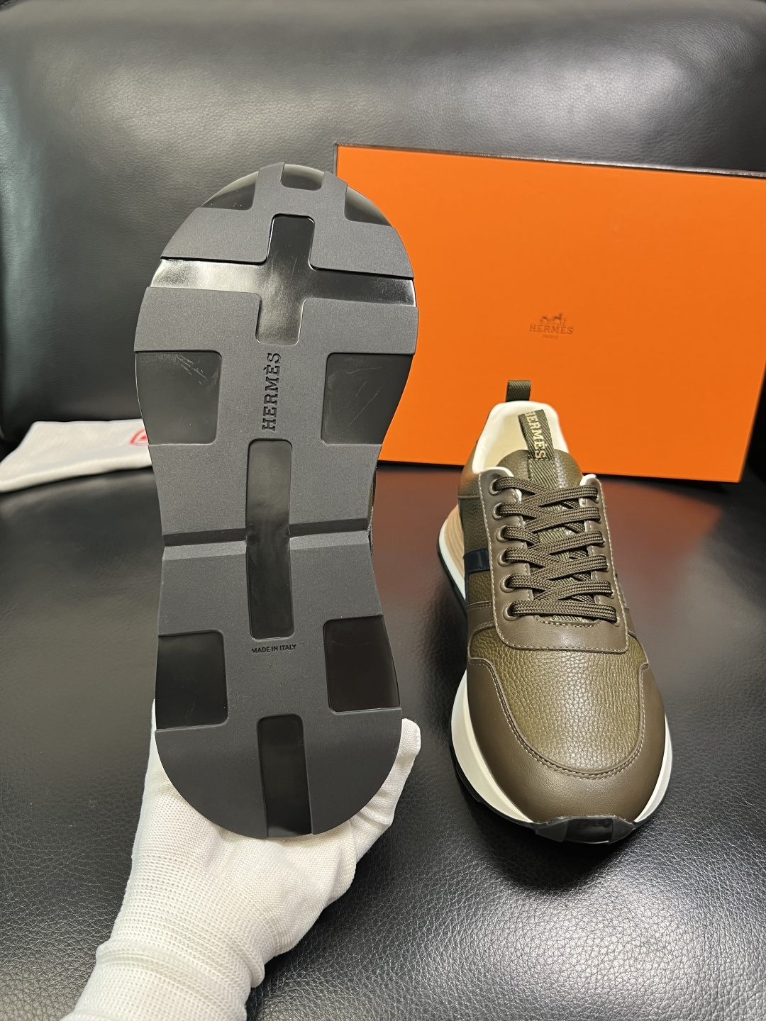 Hermes 顶级工艺品 爱马仕 专柜同步 原厂配置，意大利进口原版牛皮面料，高品质拼接工艺，全进口水染