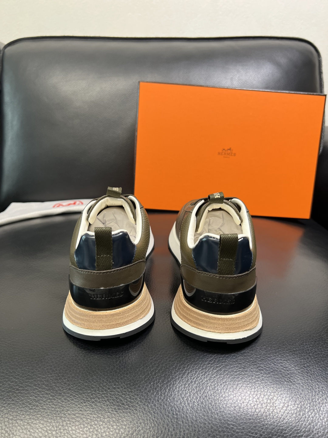 Hermes 顶级工艺品 爱马仕 专柜同步 原厂配置，意大利进口原版牛皮面料，高品质拼接工艺，全进口水染