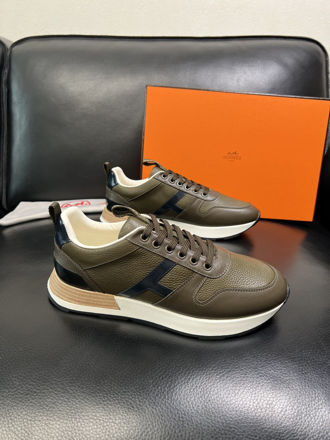 Hermes 顶级工艺品 爱马仕 专柜同步 原厂配置，意大利进口原版牛皮面料，高品质拼接工艺，全进口水染