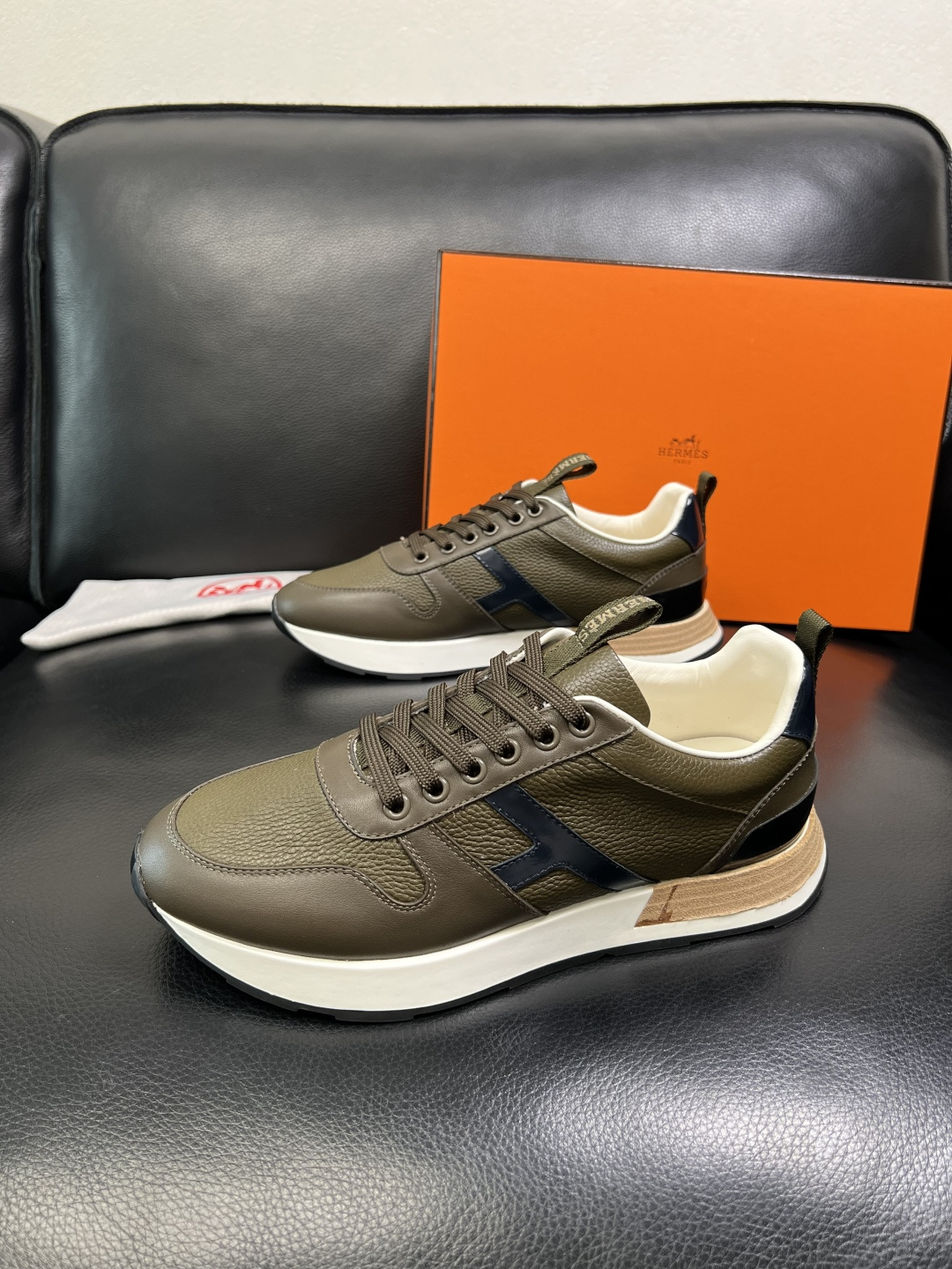 Hermes 顶级工艺品 爱马仕 专柜同步 原厂配置，意大利进口原版牛皮面料，高品质拼接工艺，全进口水染