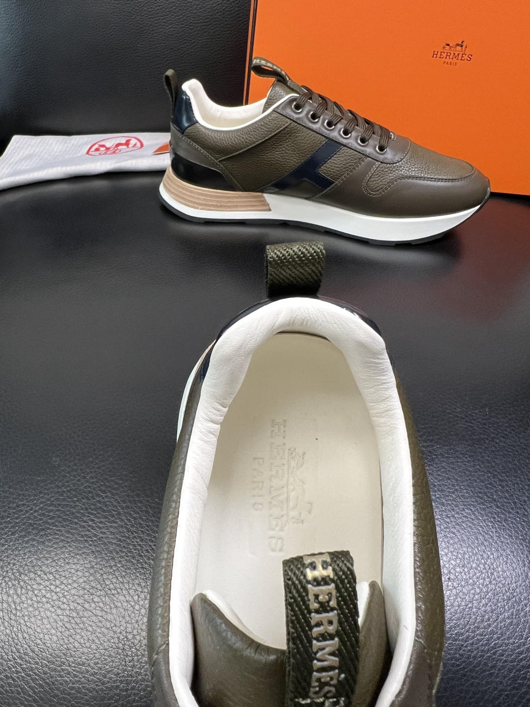 Hermes 顶级工艺品 爱马仕 专柜同步 原厂配置，意大利进口原版牛皮面料，高品质拼接工艺，全进口水染