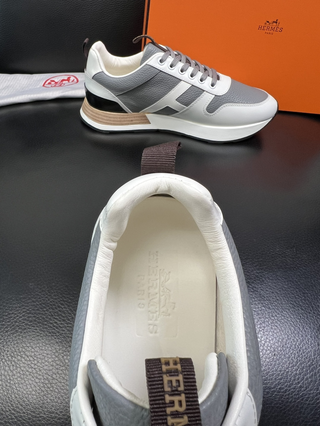 Hermes 顶级工艺品 爱马仕 专柜同步 原厂配置，意大利进口原版牛皮面料，高品质拼接工艺，全进口水染