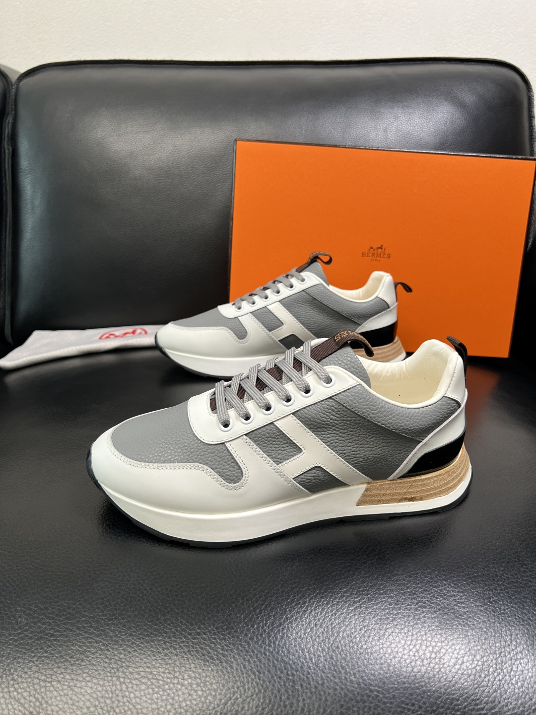 Hermes 顶级工艺品 爱马仕 专柜同步 原厂配置，意大利进口原版牛皮面料，高品质拼接工艺，全进口水染