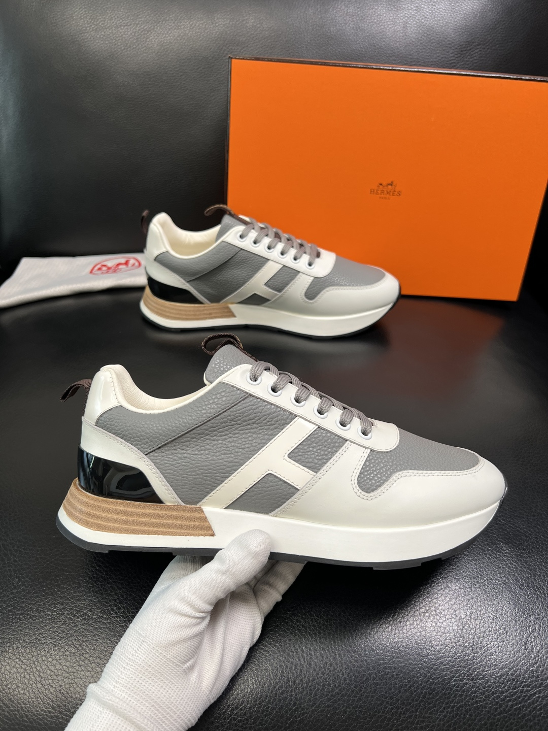 Hermes 顶级工艺品 爱马仕 专柜同步 原厂配置，意大利进口原版牛皮面料，高品质拼接工艺，全进口水染