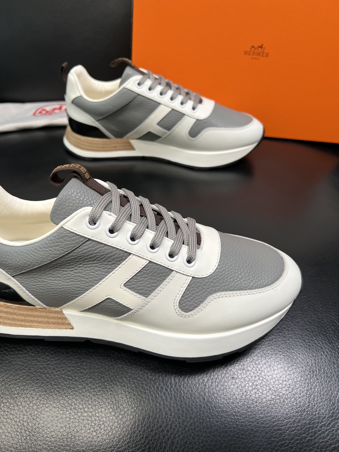 Hermes 顶级工艺品 爱马仕 专柜同步 原厂配置，意大利进口原版牛皮面料，高品质拼接工艺，全进口水染