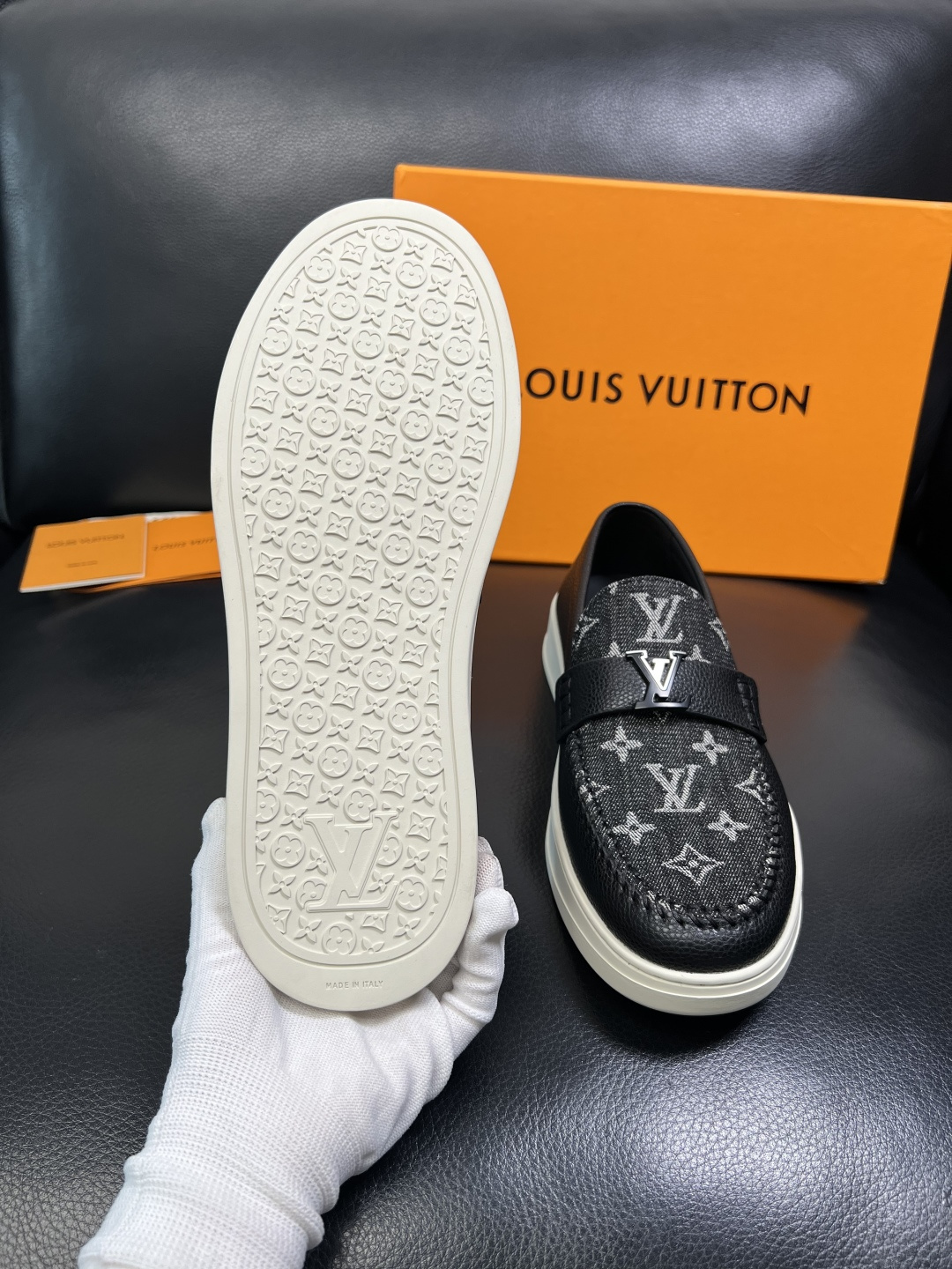 Lv 高品质 顶级工艺品 路易威登，运动板鞋专柜同步，鞋面意大利进口，高品质拼接缤纷色彩复杂工艺品，进口