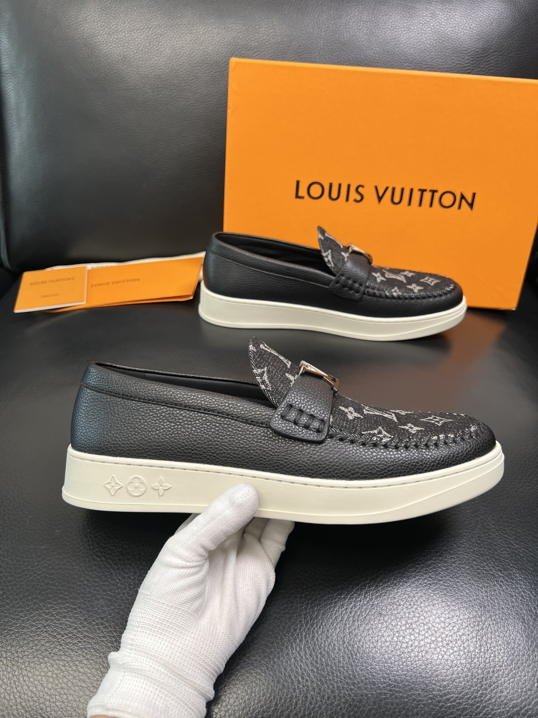 Lv 高品质 顶级工艺品 路易威登，运动板鞋专柜同步，鞋面意大利进口，高品质拼接缤纷色彩复杂工艺品，进口