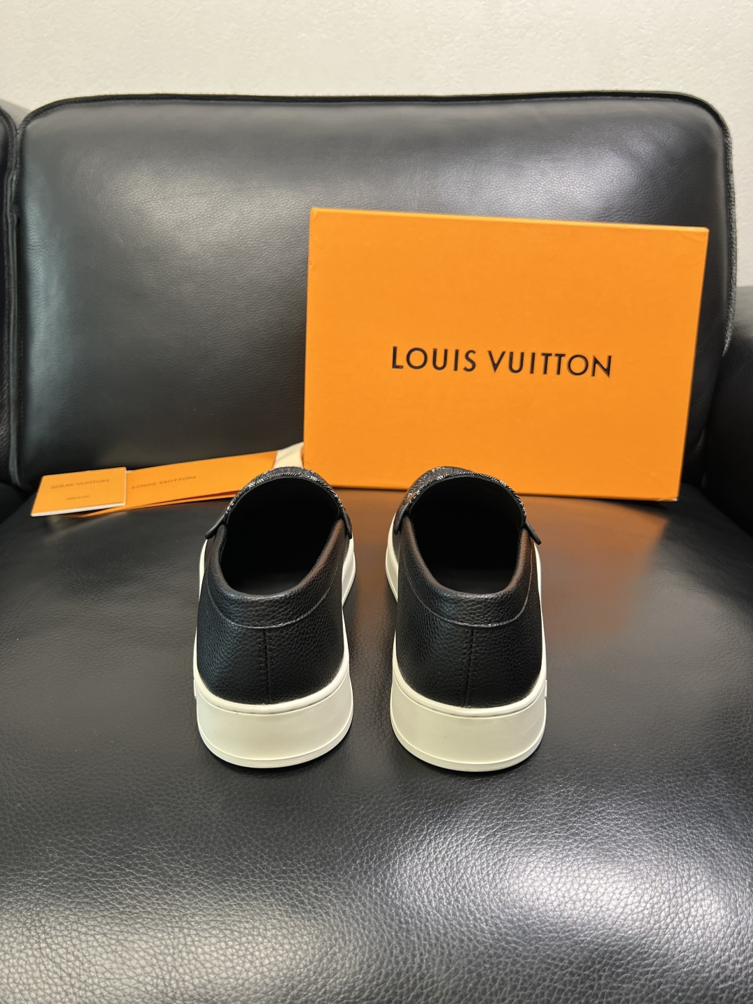 Lv 高品质 顶级工艺品 路易威登，运动板鞋专柜同步，鞋面意大利进口，高品质拼接缤纷色彩复杂工艺品，进口