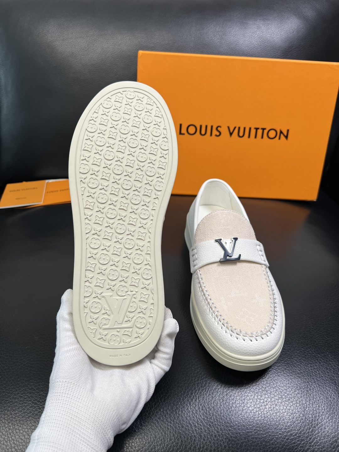 Lv 高品质 顶级工艺品 路易威登，运动板鞋专柜同步，鞋面意大利进口，高品质拼接缤纷色彩复杂工艺品，进口