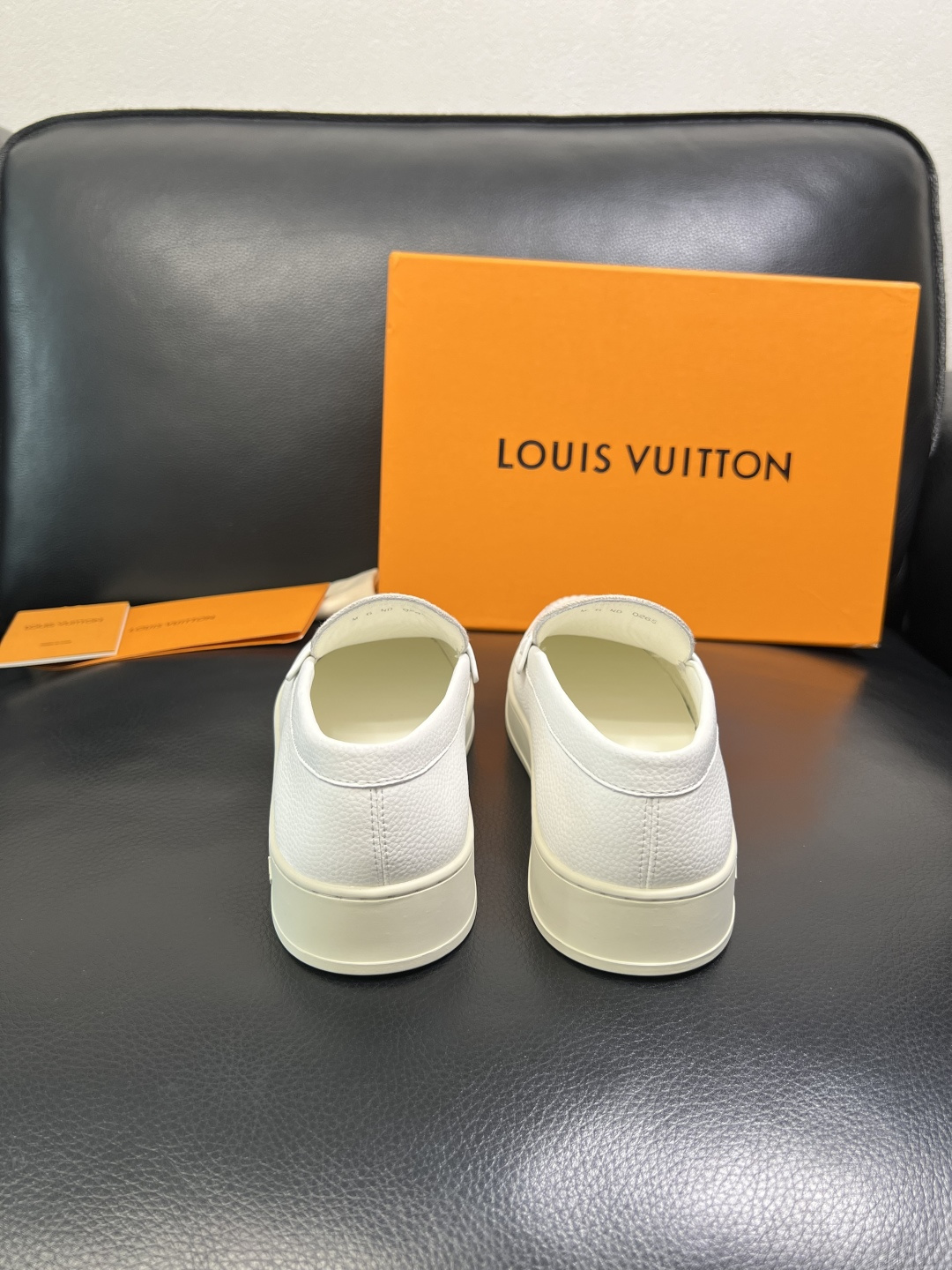 Lv 高品质 顶级工艺品 路易威登，运动板鞋专柜同步，鞋面意大利进口，高品质拼接缤纷色彩复杂工艺品，进口