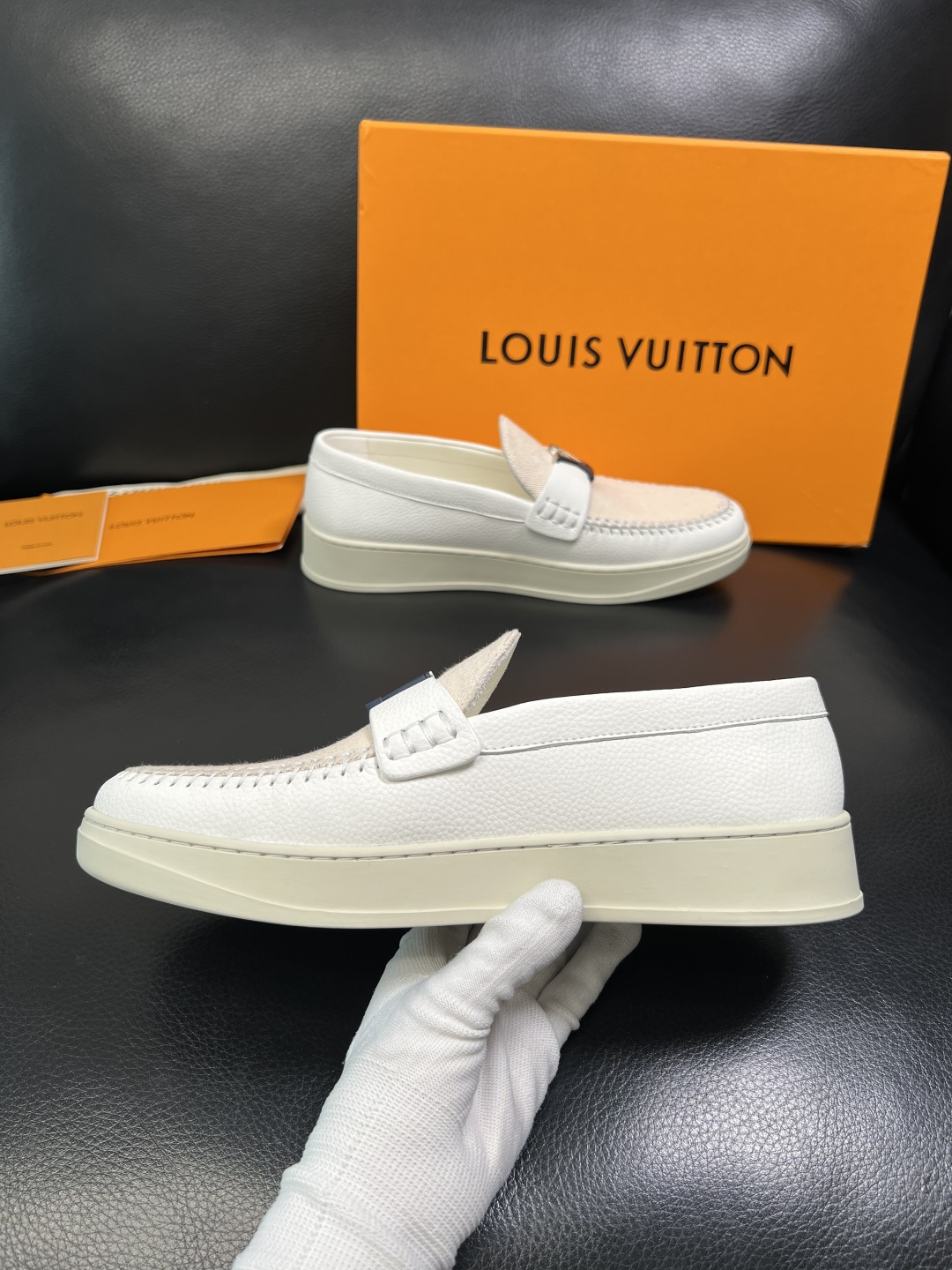 Lv 高品质 顶级工艺品 路易威登，运动板鞋专柜同步，鞋面意大利进口，高品质拼接缤纷色彩复杂工艺品，进口