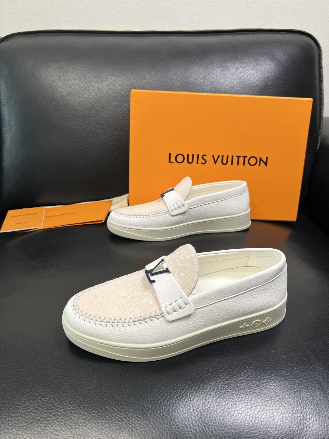 Lv 高品质 顶级工艺品 路易威登，运动板鞋专柜同步，鞋面意大利进口，高品质拼接缤纷色彩复杂工艺品，进口