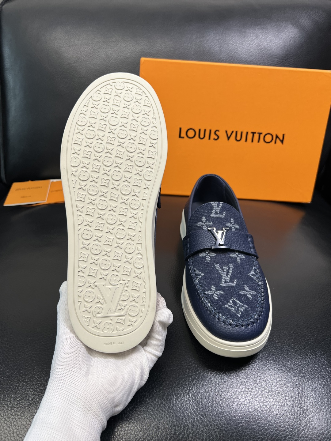 Lv 高品质 顶级工艺品 路易威登，运动板鞋专柜同步，鞋面意大利进口，高品质拼接缤纷色彩复杂工艺品，进口
