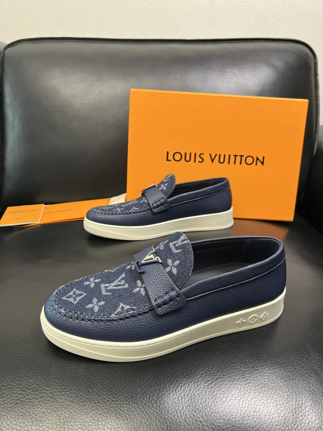 Lv 高品质 顶级工艺品 路易威登，运动板鞋专柜同步，鞋面意大利进口，高品质拼接缤纷色彩复杂工艺品，进口