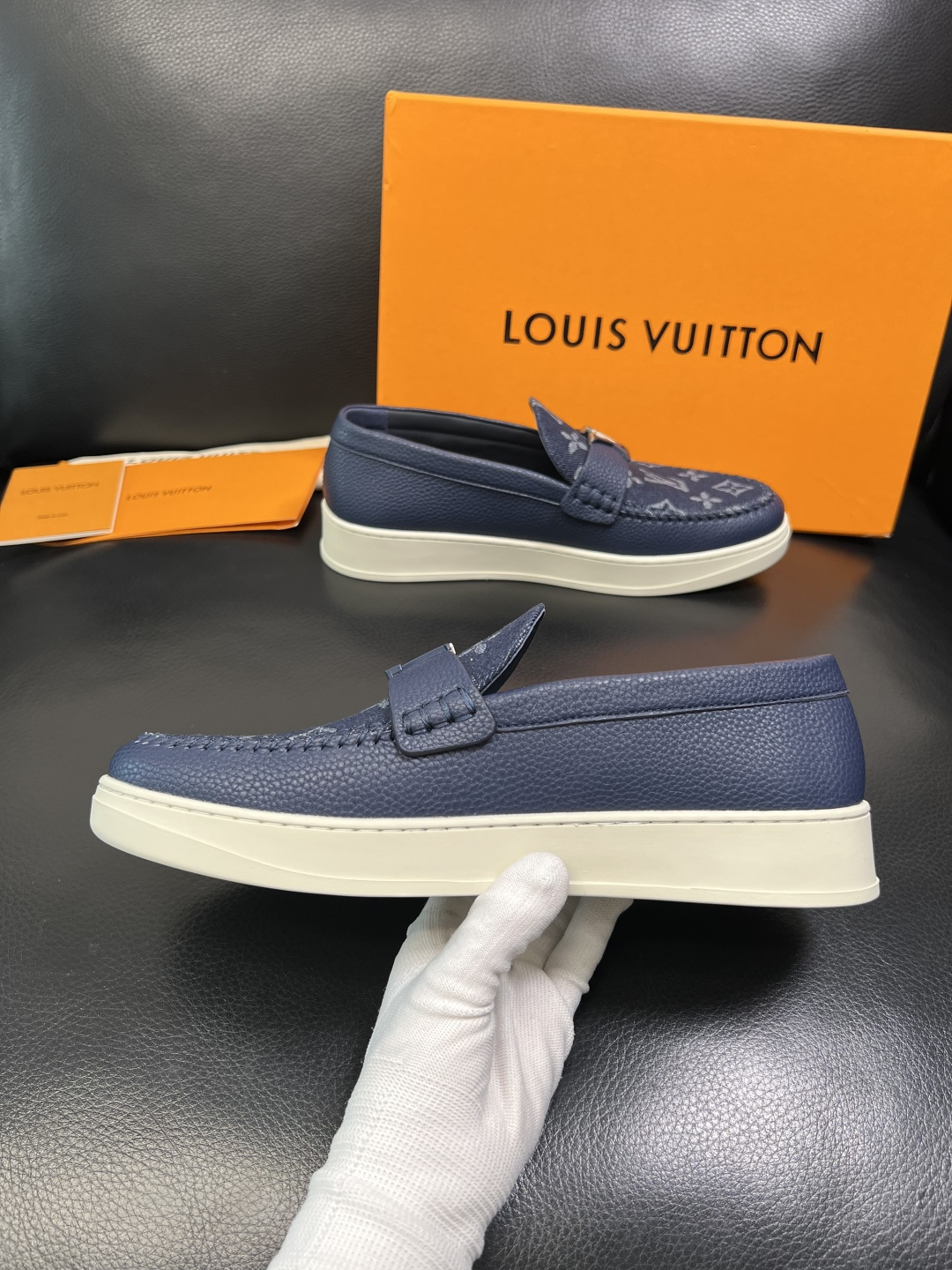 Lv 高品质 顶级工艺品 路易威登，运动板鞋专柜同步，鞋面意大利进口，高品质拼接缤纷色彩复杂工艺品，进口