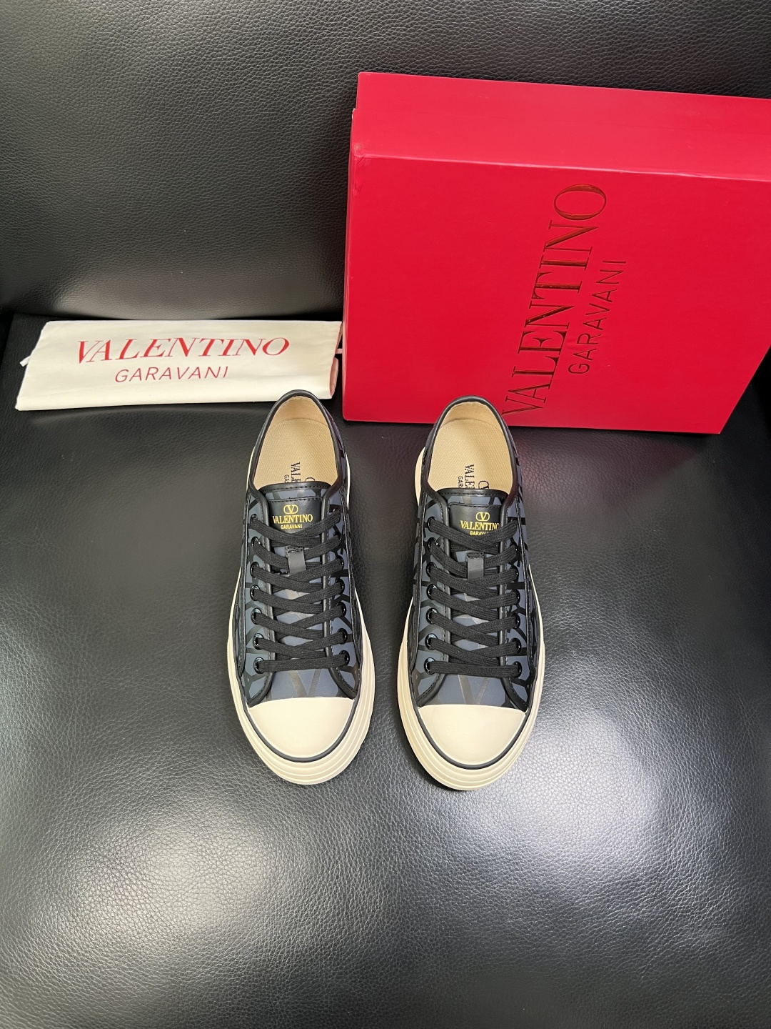 VALENTINO 高品质 顶级工艺品 华伦天奴，运动板鞋专柜同步，鞋面意大利进口，高品质拼接缤纷色彩复