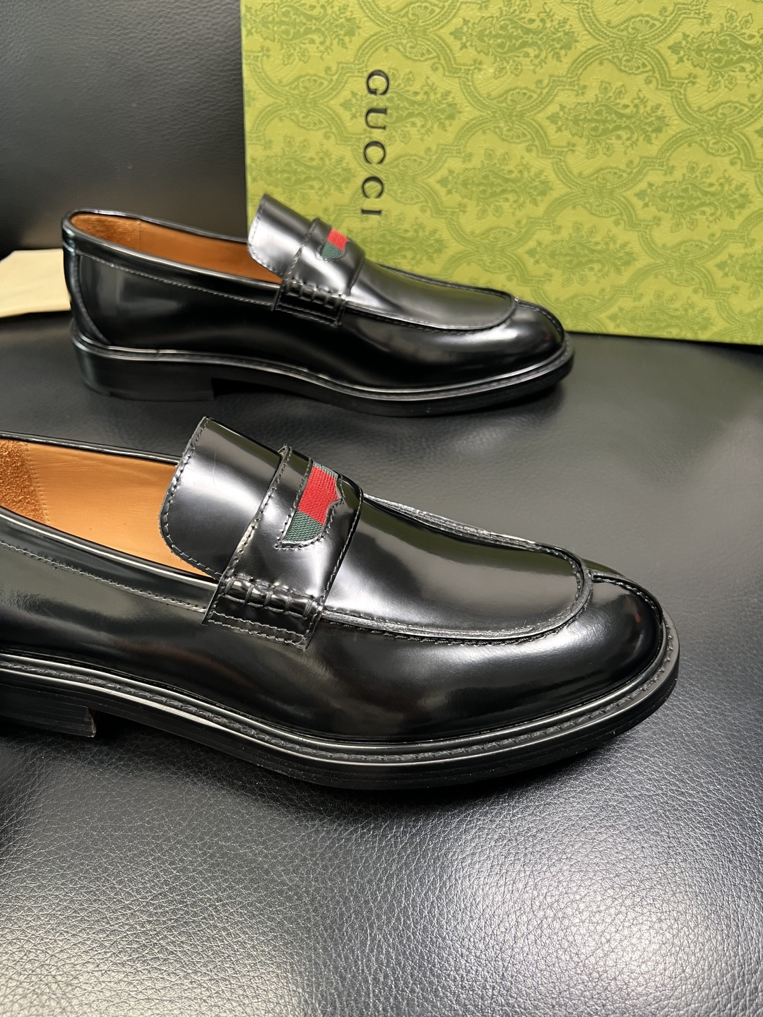 Gucci 顶级工艺品 古奇 皮鞋系列专柜同步 原厂配置，意大利进口原版牛皮，进口水染牛里 ，鞋底：原厂