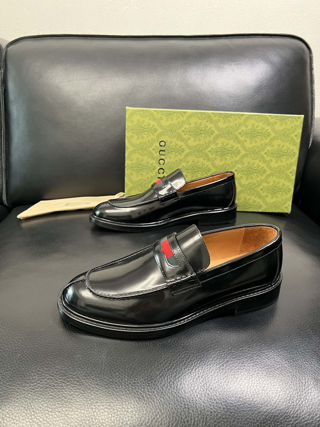 Gucci 顶级工艺品 古奇 皮鞋系列专柜同步 原厂配置，意大利进口原版牛皮，进口水染牛里 ，鞋底：原厂