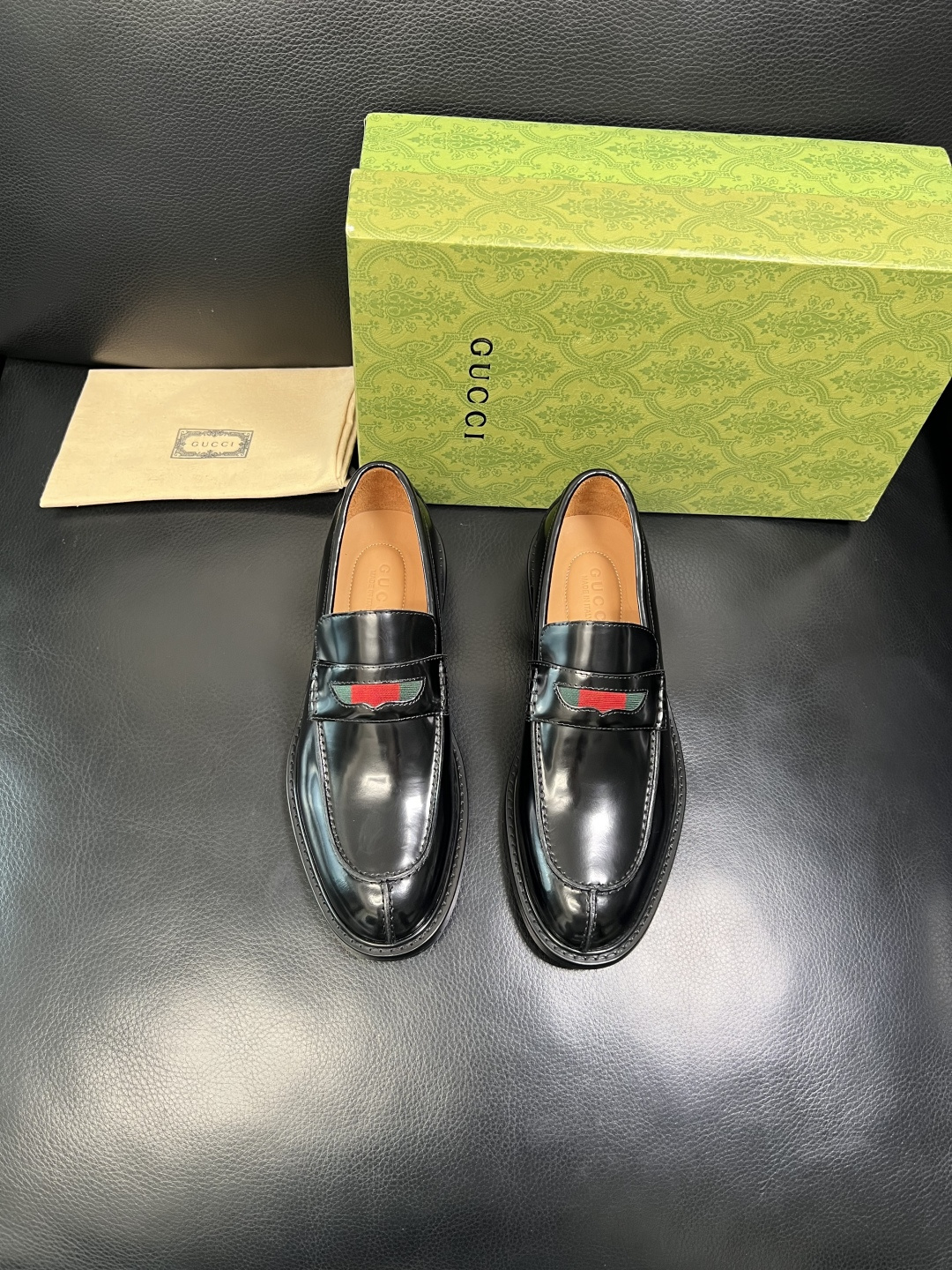 Gucci 顶级工艺品 古奇 皮鞋系列专柜同步 原厂配置，意大利进口原版牛皮，进口水染牛里 ，鞋底：原厂