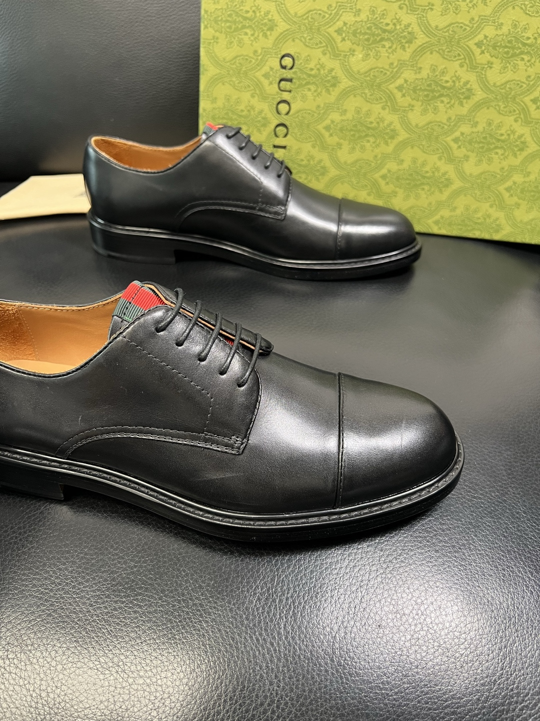 Gucci 顶级工艺品 古奇 皮鞋系列专柜同步 原厂配置，意大利进口原版牛皮，进口水染牛里 ，鞋底：原厂