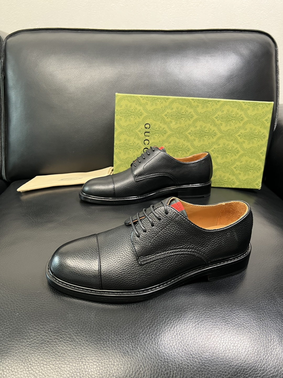 Gucci 顶级工艺品 古奇 皮鞋系列专柜同步 原厂配置，意大利进口原版牛皮，进口水染牛里 ，鞋底：原厂