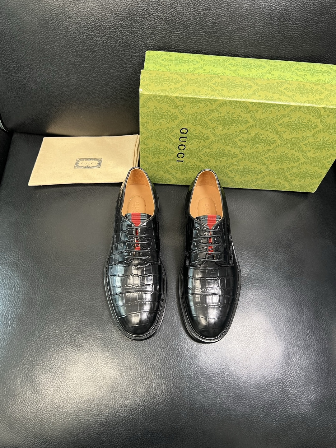 Gucci 顶级工艺品 古奇 皮鞋系列专柜同步 原厂配置，意大利进口原版牛皮，进口水染牛里 ，鞋底：原厂